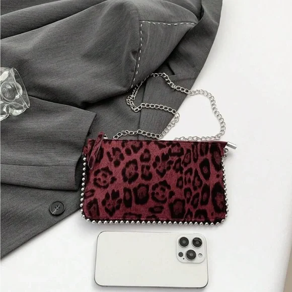 Leopard Print Chain Shoulder Bag - Picture 6 of 7
